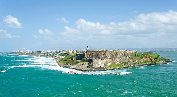 o el morro, na velha san juan, porto rico. - castillo de san cristobal - fotografias e filmes do acervo