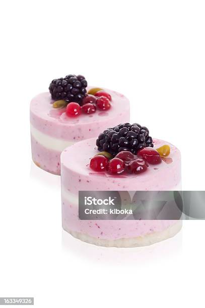 Fancy Kuchen Stockfoto und mehr Bilder von Beere - Obst - Beere - Obst, Brombeere - Brombeere und Himbeere, Dessert