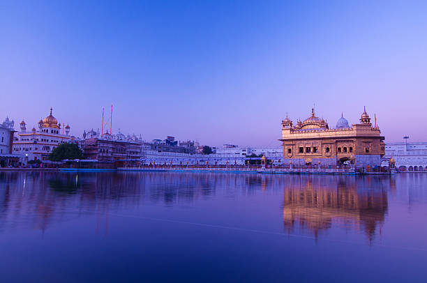istock Sunrise at Golden Temple 163349366