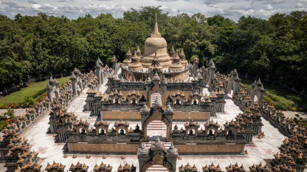 istock Wat Pa Kung Temple or Wat Prachakom Wanaram 1633506238