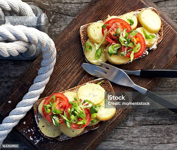 Obiad - zdjęcia stockowe i więcej obrazów Bez ludzi - Bez ludzi, Czerwony, Fotografika