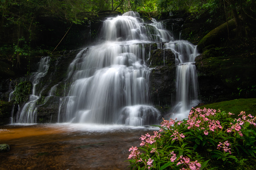 Chush Falls is on Whychus Creek on the north side of North Sister mountain, within driving distance of Bend and Sisters