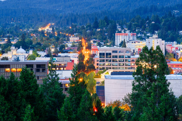 istock Eugene, Oregon, USA Downtown Cityscape 1633693118