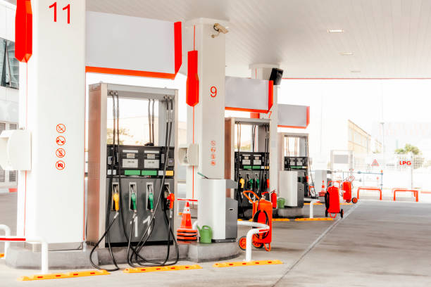 istock clean gas station 1633755150