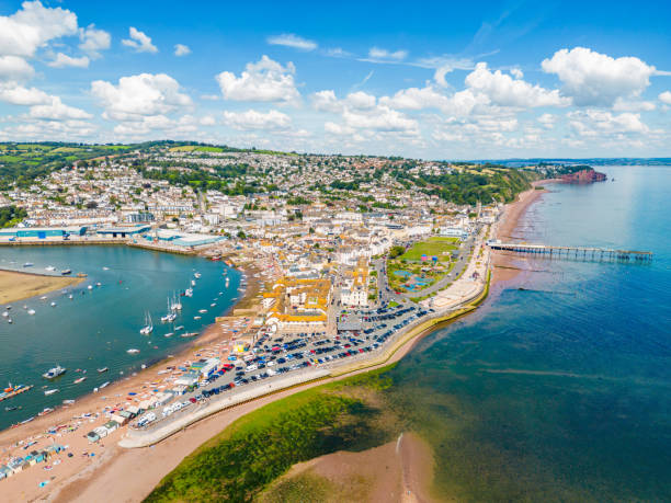 istock Teignmouth Point and Town 1633935710