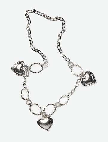 Chic elegant silver necklace with heart shapes