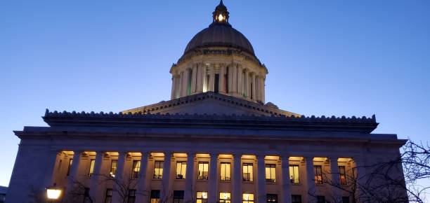 istock Government building at sunset 1634982489