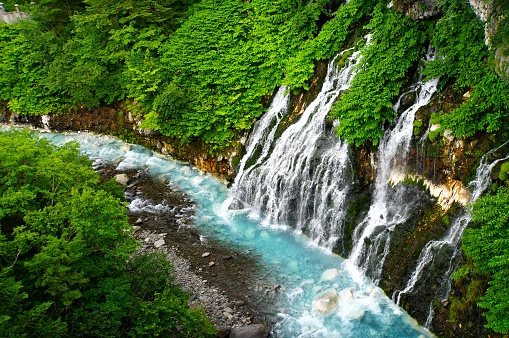 Flood discharge of hydroelectric power plant dam