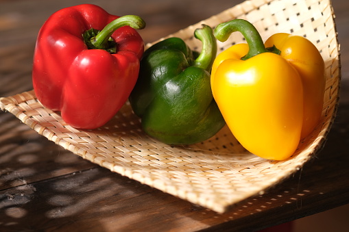 paprika is a fruit-producing plant that tastes sweet and slightly spicy from the eggplant tribe or Solanaceae. The green, yellow, red, or purple fruit is often used as a salad mix. Capsicum annuum