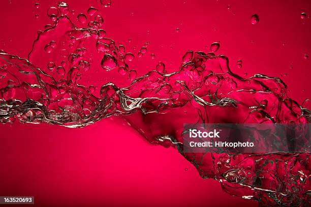 Розовый Вода Всплеск — стоковые фотографии и другие картинки Красный - Красный, Сок - Прохладительный напиток, Расплёскивание