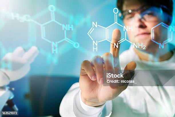 As Estruturas Moleculares - Fotografias de stock e mais imagens de Cientista - Cientista, Futurista, Laboratório