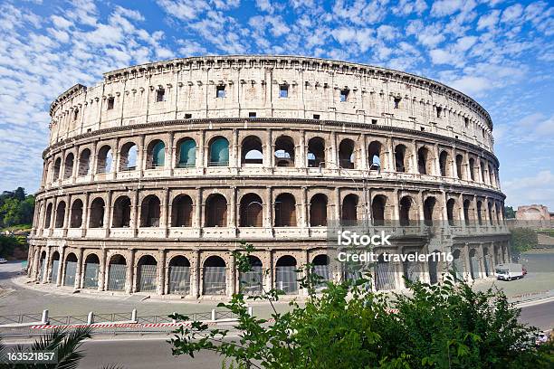 Rzymskie Coliseum - zdjęcia stockowe i więcej obrazów Bez ludzi - Bez ludzi, Budynek z zewnątrz, Dzień