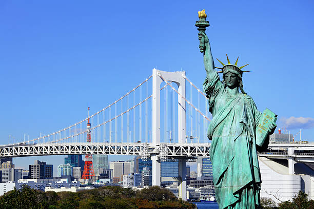 Rainbow Bridge, der Freiheitsstatue und den Tokyo Tower – Foto