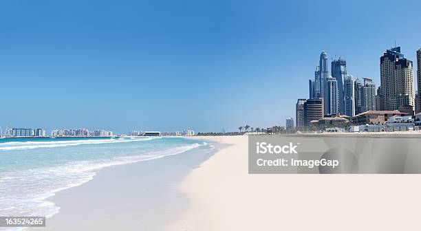 ジュメイラビーチと街並み - ドバイのストックフォトや画像を多数ご用意 - ドバイ, 浜辺, 都市の全景