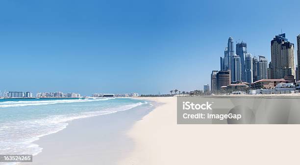 Jumeirah Beach I Krajobraz Miejski - zdjęcia stockowe i więcej obrazów Dubaj - Dubaj, Plaża, Panorama miasta