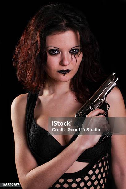 Опасные И Соблазнительные — стоковые фотографии и другие картинки Женщины - Женщины, Огнестрельное оружие, Только женщины