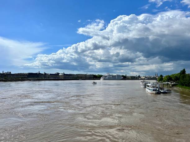 istock The Garonne in Bordeaux 1635858906
