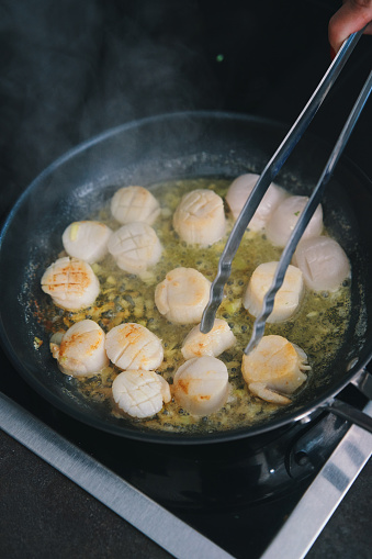 Cooking Scallops in a Cooking Pan