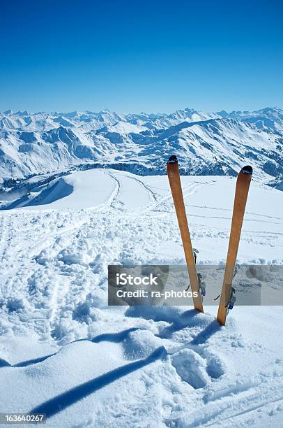 Sciare Sulle Alpi Austriache - Fotografie stock e altre immagini di Alpi - Alpi, Ambientazione esterna, Bellezza naturale