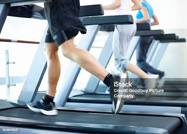 ランニングでのストレスからの寿命 - ランニングマシンのストックフォトや画像を多数ご用意 - ランニングマシン, ジョギング, 走る