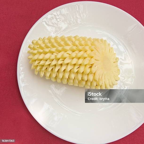 Veduta Dallalto Di Fette Di Ananas Su Bianco Piatto - Fotografie stock e altre immagini di Alimentazione sana