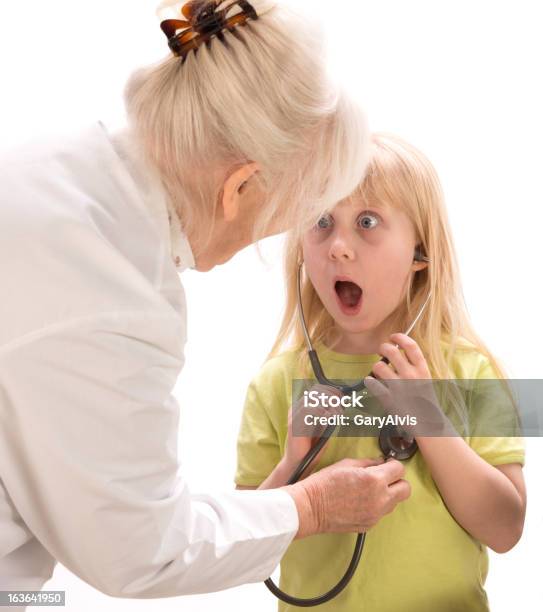 Photo libre de droit de Surprise Enfant Lui Battement De Coeur Pour La Première Fois Isolé Sur Blanc banque d'images et plus d'images libres de droit de Enfant