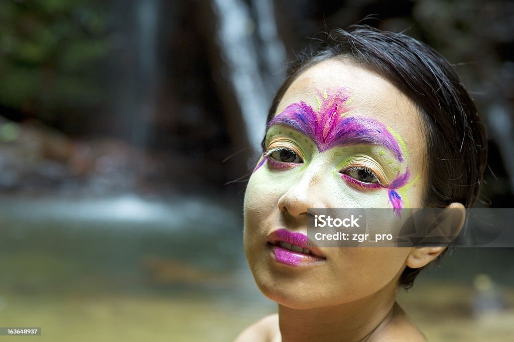Tribal pintura de rosto na selva - Foto de stock de Adulto royalty-free