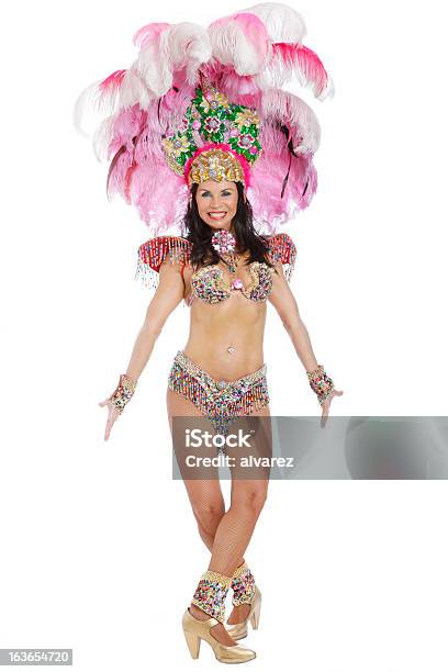 Mulher Dançarina De Samba - Fotografias de stock e mais imagens de Brasil - Brasil, Figura para recortar, Moda