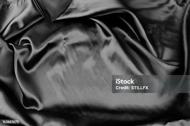 Seda Negra Foto de stock y más banco de imágenes de Arrugados - Arrugados, Brillante, Color negro