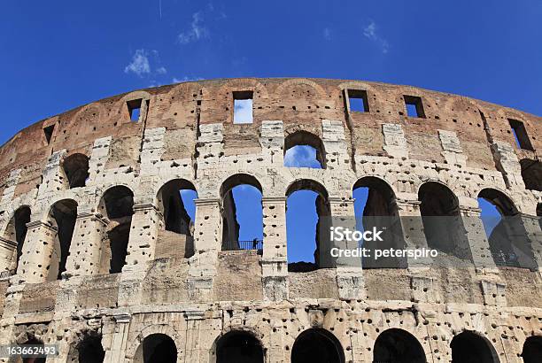 Photo libre de droit de Colisée De Rome banque d'images et plus d'images libres de droit de Antique - Antique, Antiquité romaine, Bâtiment vu de l'extérieur