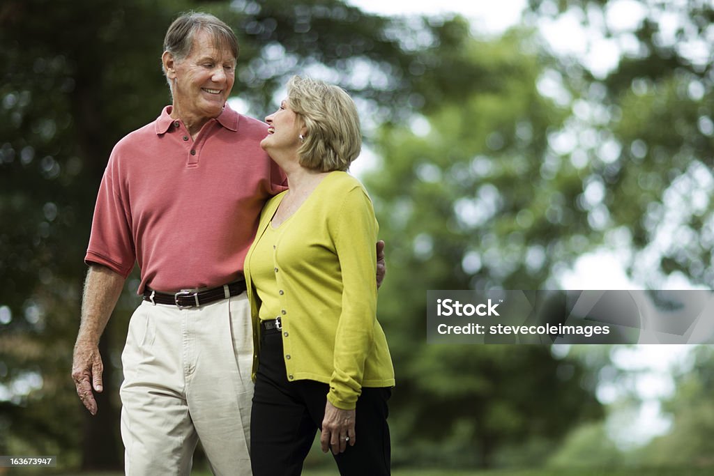 Pareja mayor - Foto de stock de 60-69 años libre de derechos