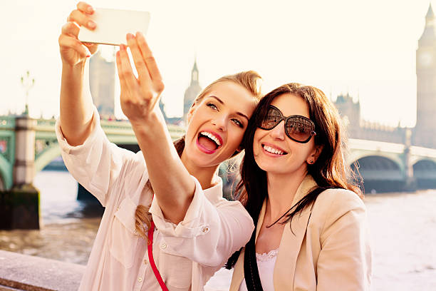 istock Friends in London 163674085