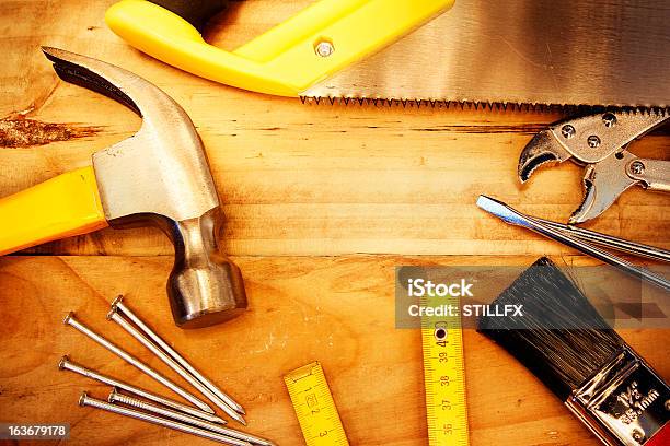 Die Tools Stockfoto und mehr Bilder von Ausrüstung und Geräte - Ausrüstung und Geräte, Baugewerbe, Bauholz
