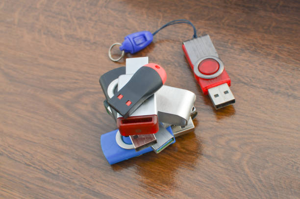 4GB USB-Stick - isolated with mirror
