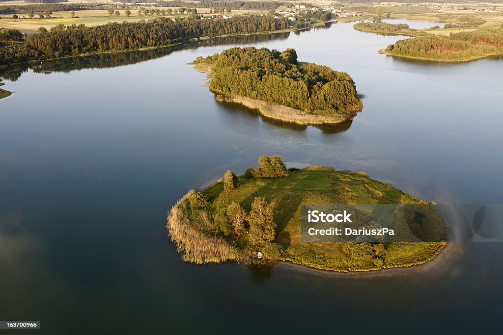 空から見た Borzyszkowy 湖の写真 - ポモルスキエ県のロイヤリティフリーストックフォト