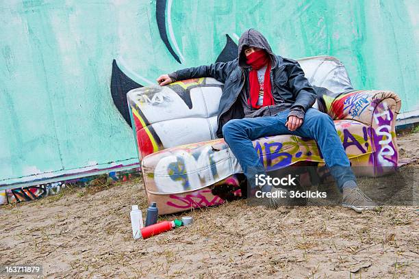 Artista Di Graffiti - Fotografie stock e altre immagini di Tocco di un giocatore nel baseball - Tocco di un giocatore nel baseball, Adolescenza, Adulto