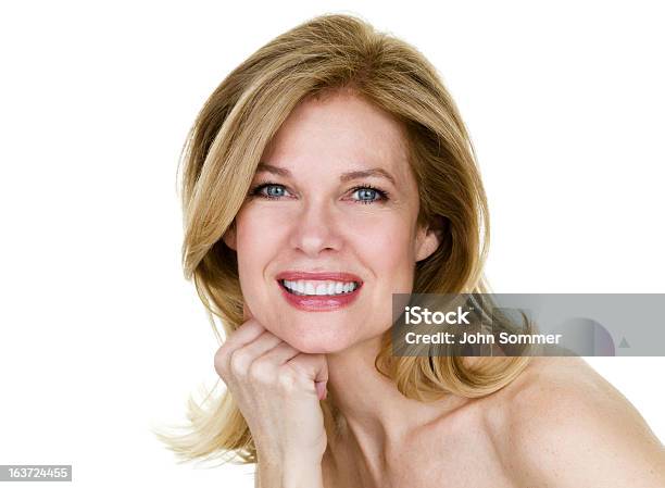 美しい熟年女性 - 45-49歳のストックフォトや画像を多数ご用意 - 45-49歳, スキンケア, メイクアップ