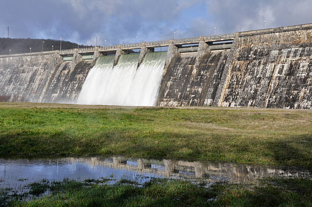 istock Dam over Zadorra river, Basque Country (Spain) 163725537