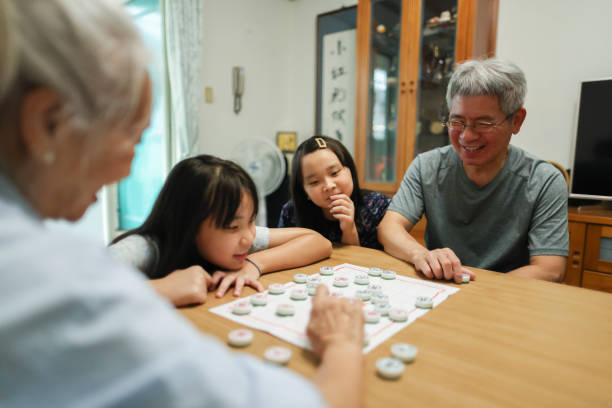 istock family board games 1637257320