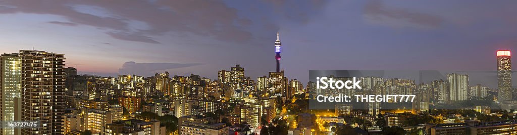 Johannesburg grande soirée Panorama - Photo de Johannesburg libre de droits