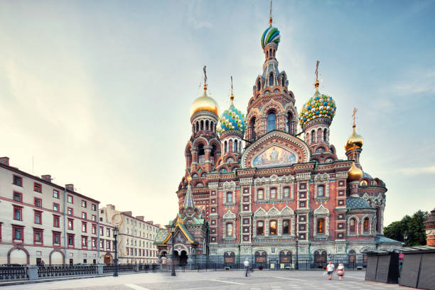 igreja do salvador em sangue - st petersburg russia russian culture church of the resurrection of christ - fotografias e filmes do acervo