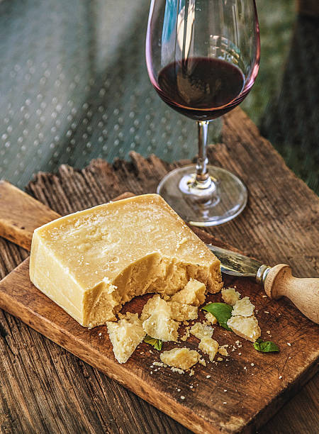 formaggio e vino - cheese wine food parmesan cheese foto e immagini stock