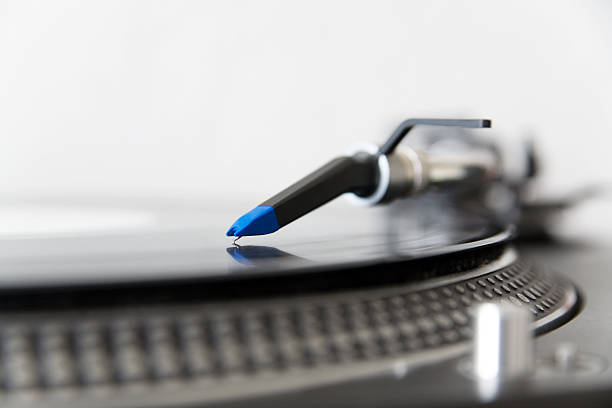 Record Player Needle Close up of a turntable. record player needle stock pictures, royalty-free photos & images