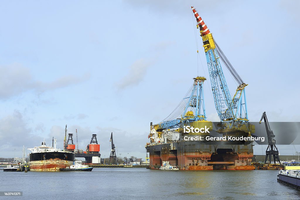 Самый offshore кран судно в мире - Стоковые фото Biggest роялти-фри