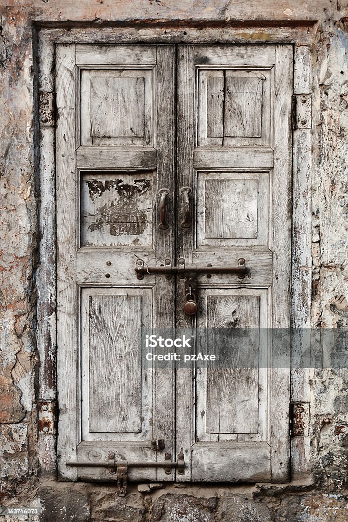 Puerta de madera - Foto de stock de Abandonado libre de derechos