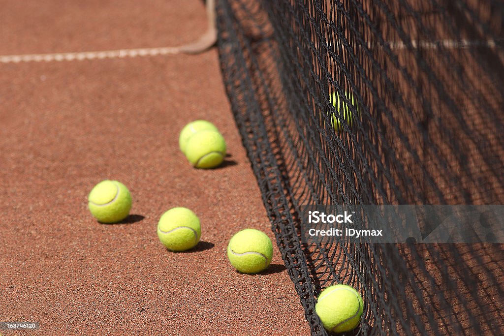 Суд, теннисный мяч и чистой крупным планом - Стоковые фото Большая группа объектов роялти-фри