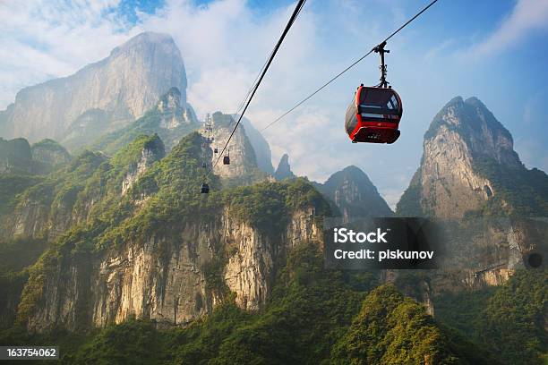 Tianmenshan 풍경 공중 케이블 카에 대한 스톡 사진 및 기타 이미지 - 공중 케이블 카, 산, 중국