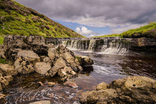 istock Waterfall, Hull Pot Stream, Ribblesdale, Yorkshire Dales 1637589520
