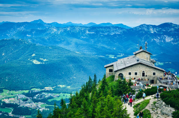 kehlsteinhaus / eagle's nest - berchtesgaden stock-fotos und bilder