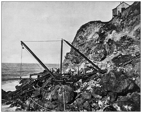 Hawaii, antique photo: Landing at Kukuehaela